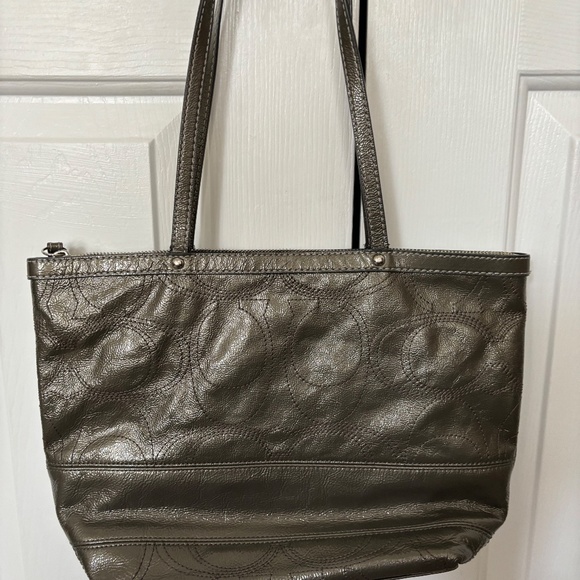 Coach Signature C Patent Leather Shoulder Bag - Picture 3 of 5